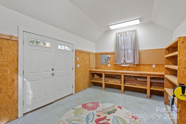 6 Huntington Chase Drive, Asheville, NC 28805