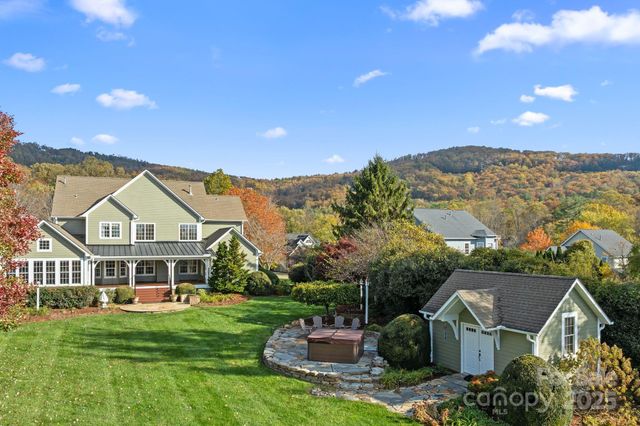 6 Huntington Chase Drive, Asheville, NC 28805