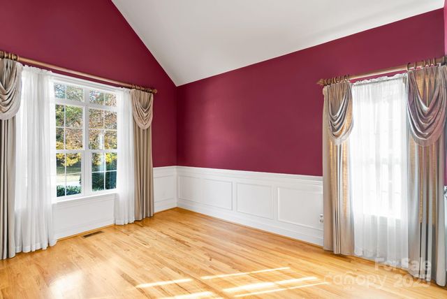 6 Huntington Chase Drive, Asheville, NC 28805