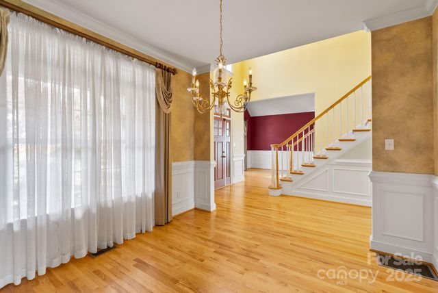 6 Huntington Chase Drive, Asheville, NC 28805