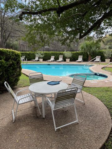 3839 Dry Creek DR 223, Austin, TX 78731