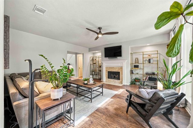 3502 Miraglen Drive, Pearland, TX 77584