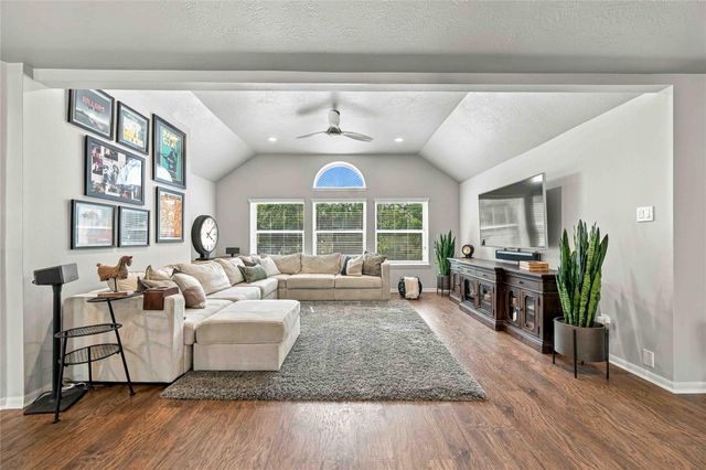 3502 Miraglen Drive, Pearland, TX 77584