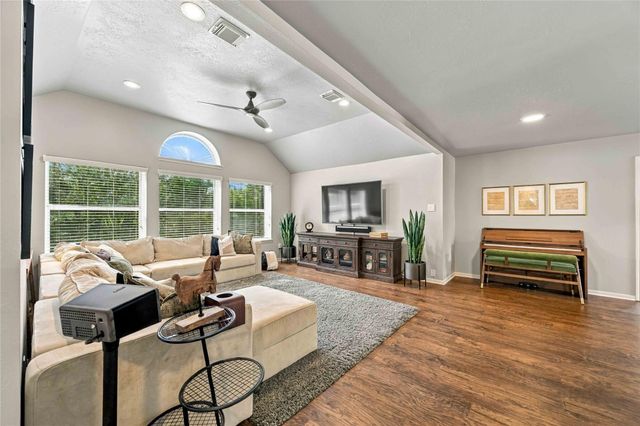 3502 Miraglen Drive, Pearland, TX 77584