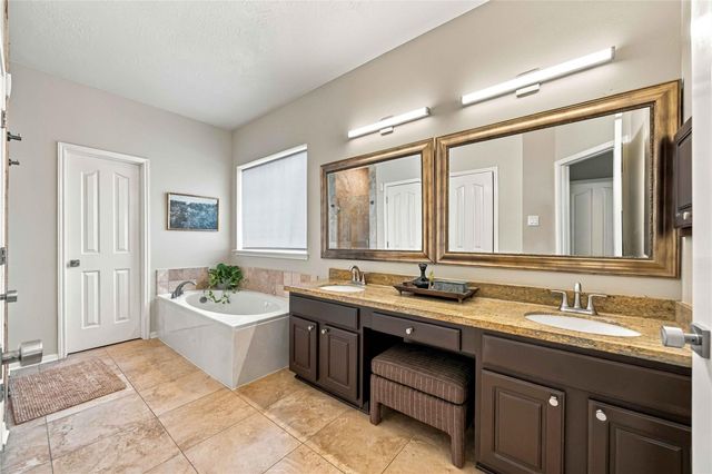 3502 Miraglen Drive, Pearland, TX 77584