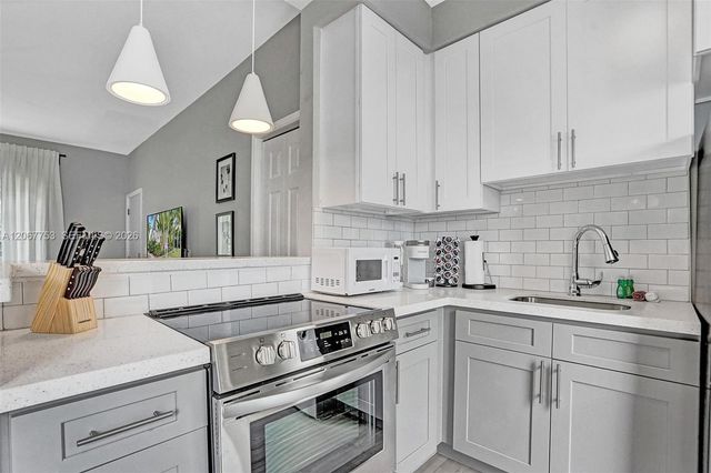1431 Lincoln Terrace 3, Miami Beach, FL 33139