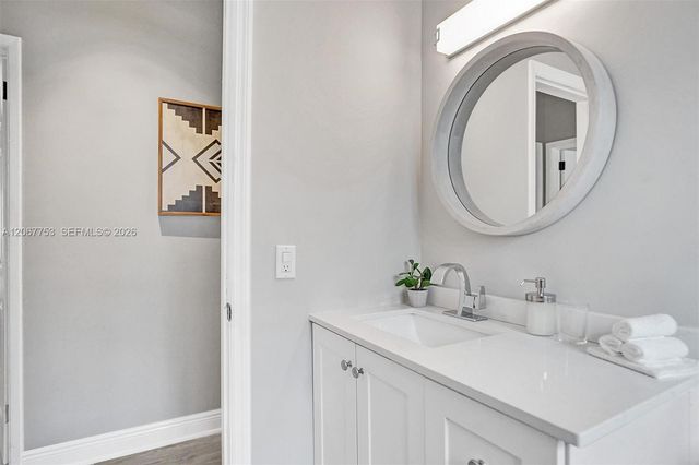 1431 Lincoln Terrace 3, Miami Beach, FL 33139