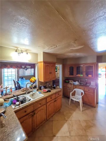 1600 N Chester, Compton, CA 90221