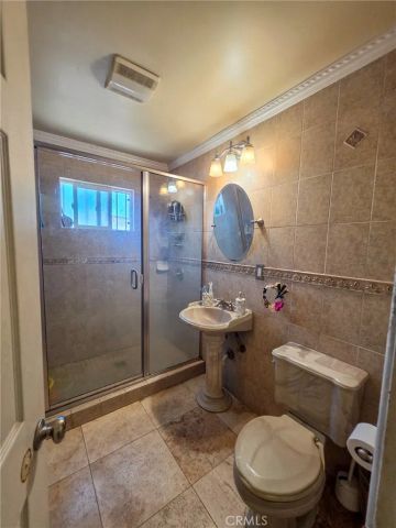 1600 N Chester, Compton, CA 90221