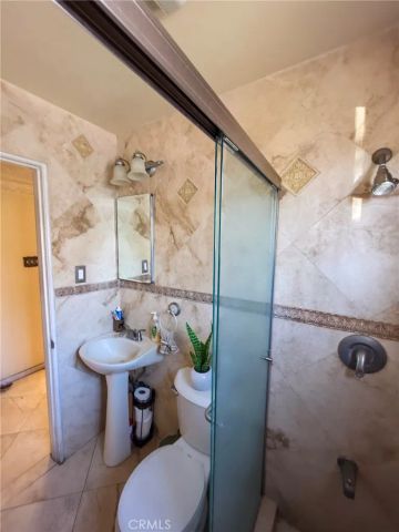 1600 N Chester, Compton, CA 90221