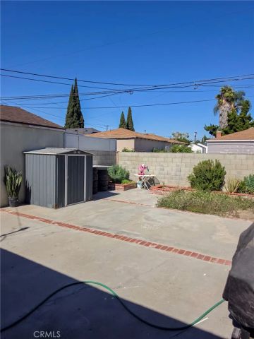 1600 N Chester, Compton, CA 90221