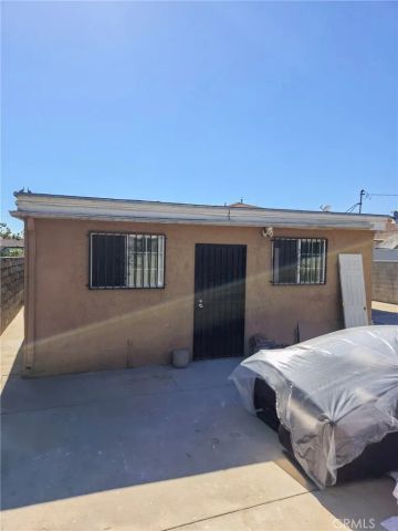 1600 N Chester, Compton, CA 90221