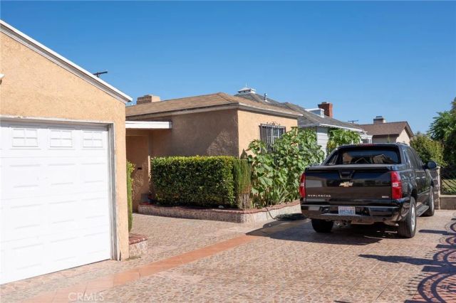 1600 N Chester, Compton, CA 90221