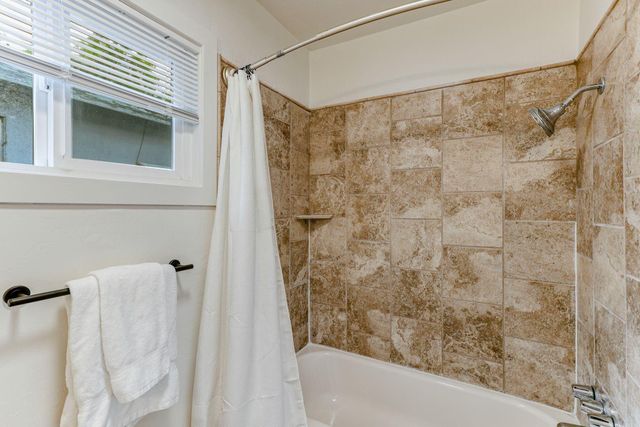 1005 Gold Street, Redding, CA 96001