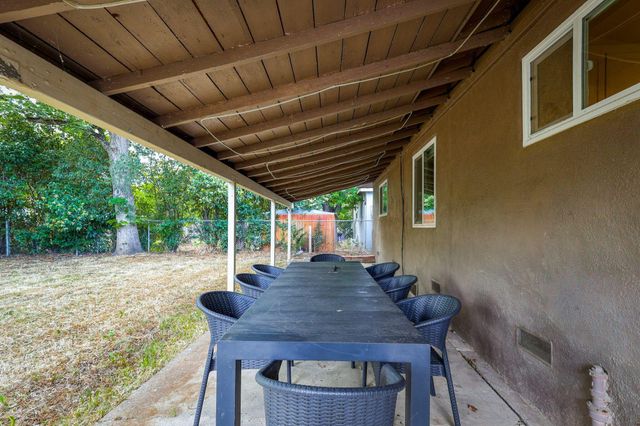 1005 Gold Street, Redding, CA 96001