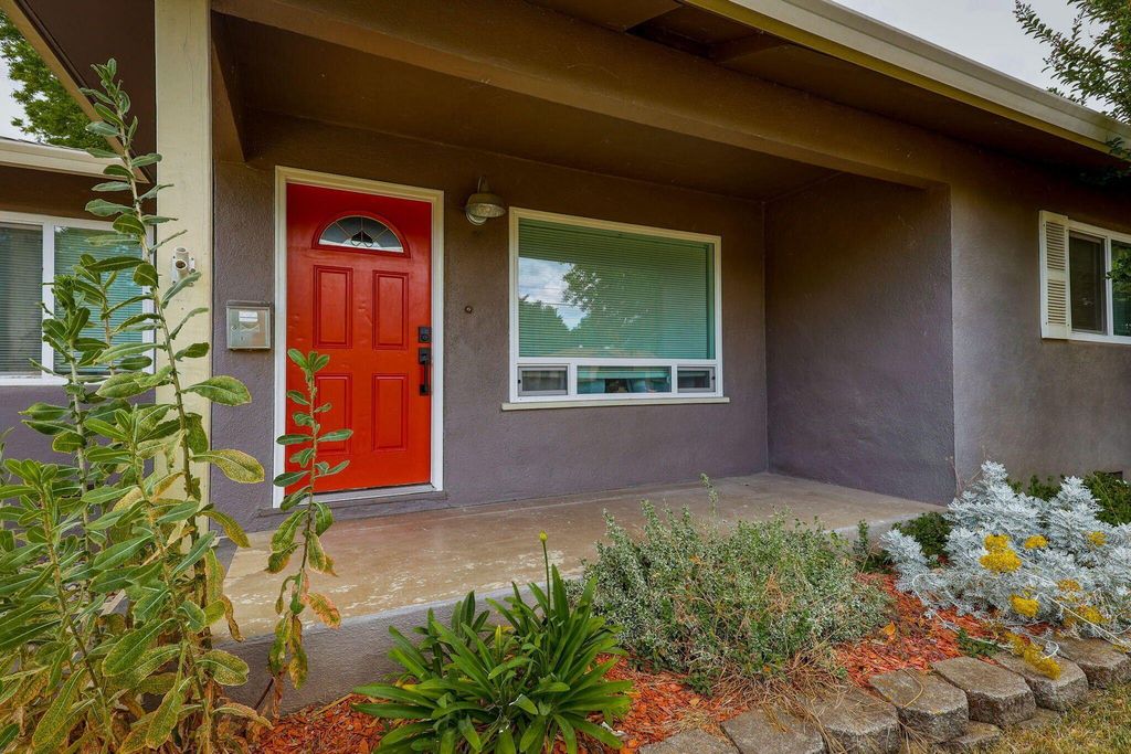 1005 Gold Street, Redding, CA 96001