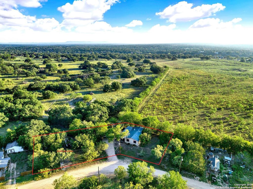 245 Bandera, Bandera, TX 78003