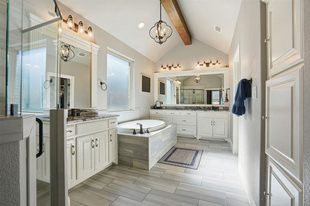 108 Spieth Court, Granbury, TX 76048