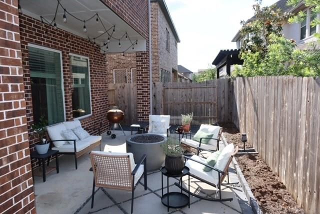 522 Kingston Lane, Shenandoah, TX 77384