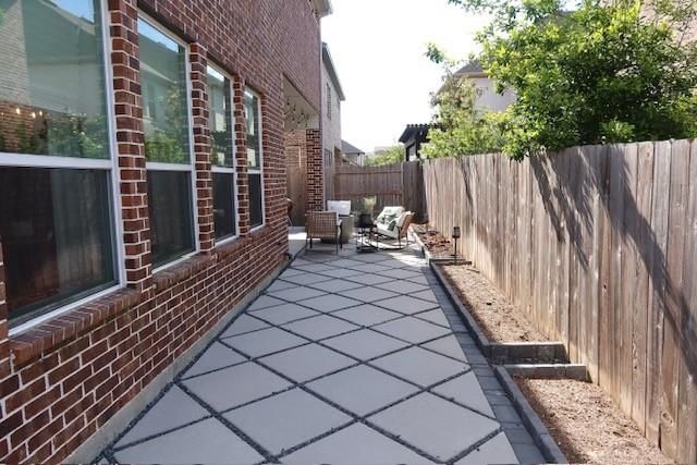 522 Kingston Lane, Shenandoah, TX 77384