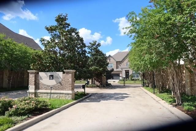 522 Kingston Lane, Shenandoah, TX 77384