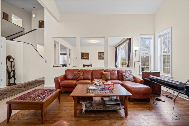 2188 Avalon Drive, Buffalo Grove, IL 60089