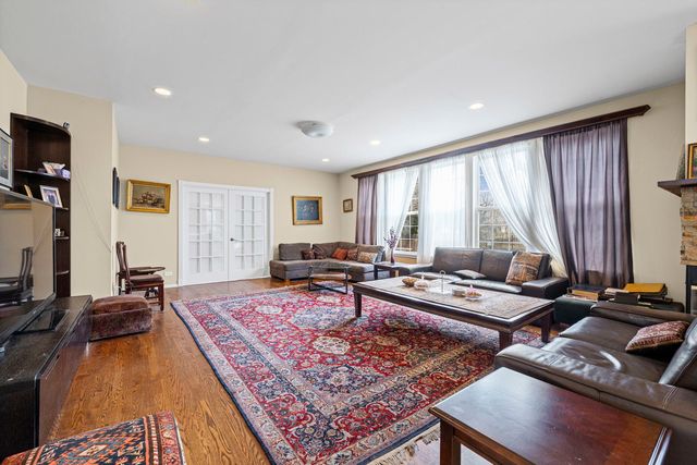 2188 Avalon Drive, Buffalo Grove, IL 60089