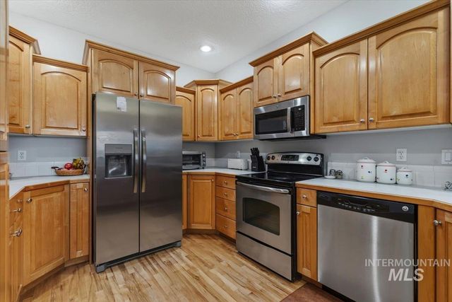 1807 S Linder Rd, Meridian, ID 83642