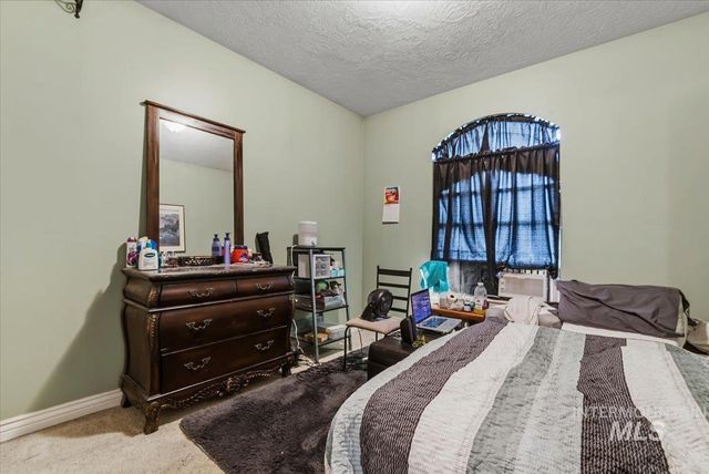 1807 S Linder Rd, Meridian, ID 83642