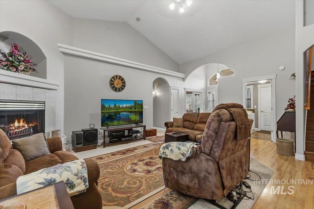 1807 S Linder Rd, Meridian, ID 83642