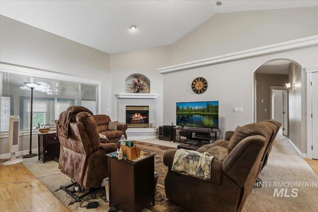 1807 S Linder Rd, Meridian, ID 83642