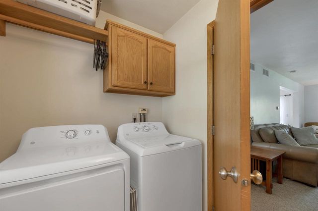 483 MADELINE LANE, Little Suamico, WI 54141