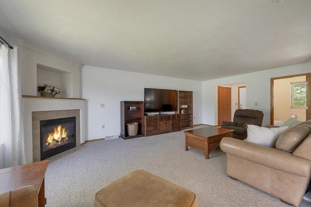 483 MADELINE LANE, Little Suamico, WI 54141