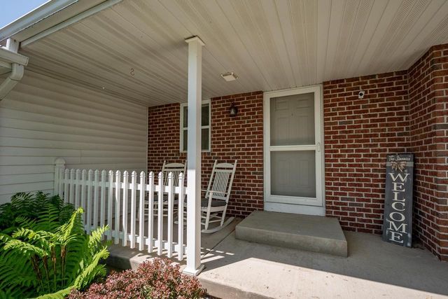 483 MADELINE LANE, Little Suamico, WI 54141