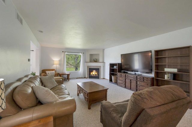 483 MADELINE LANE, Little Suamico, WI 54141