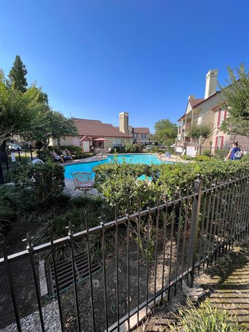 2120 El Paseo Street 1912, Houston, TX 77054