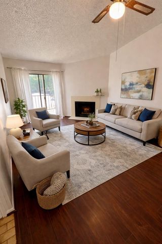 2120 El Paseo Street 1912, Houston, TX 77054