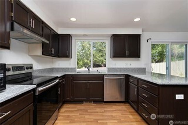 520 S 53rd Place, Renton, WA 98055