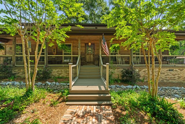2262 MS-589, Hattiesburg, MS 39402