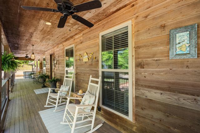 2262 MS-589, Hattiesburg, MS 39402