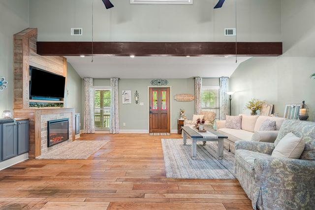 2262 MS-589, Hattiesburg, MS 39402