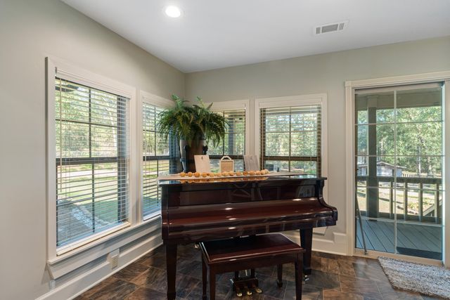 2262 MS-589, Hattiesburg, MS 39402