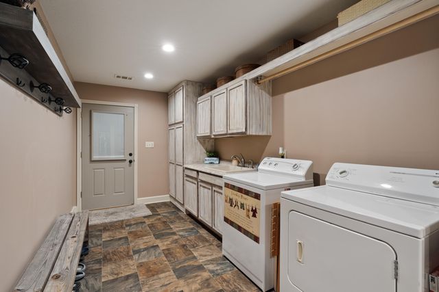 2262 MS-589, Hattiesburg, MS 39402