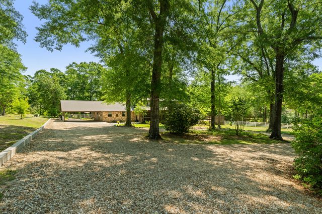 2262 MS-589, Hattiesburg, MS 39402