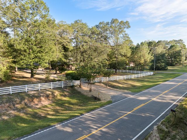 2262 MS-589, Hattiesburg, MS 39402