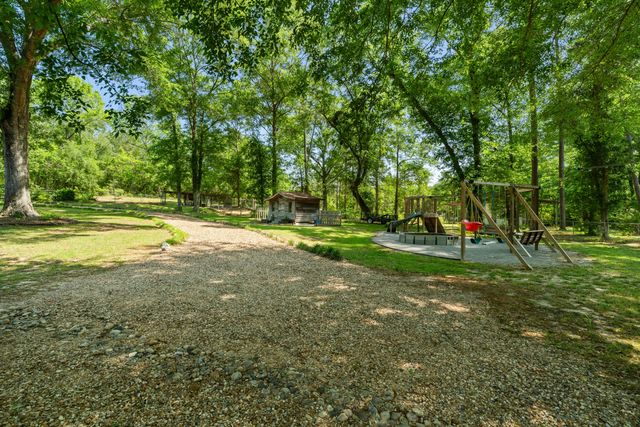 2262 MS-589, Hattiesburg, MS 39402