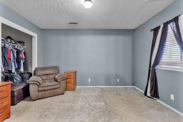 430 Calle Don Santiago NE, Los Lunas, NM 87031