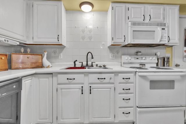 430 Calle Don Santiago NE, Los Lunas, NM 87031