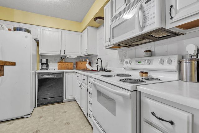 430 Calle Don Santiago NE, Los Lunas, NM 87031
