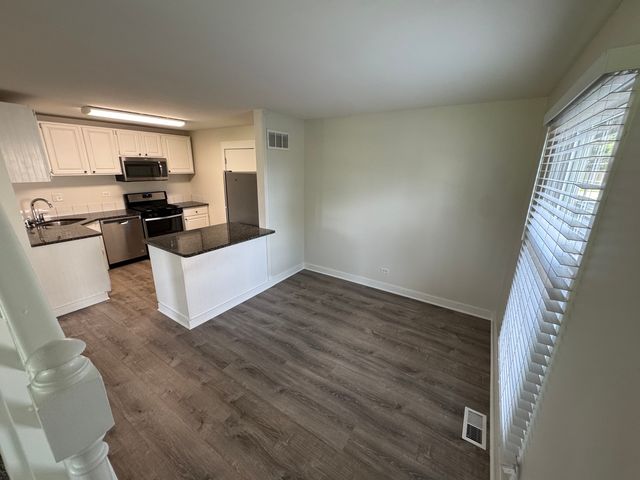 11411 Douglas Avenue C, Huntley, IL 60142